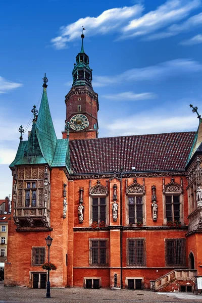 Wroclaw Town Hall at Market Square against bright summer sky. Historical capital of Silesia Poland, Europe. Travel vacation concept — Stock Photo, Image