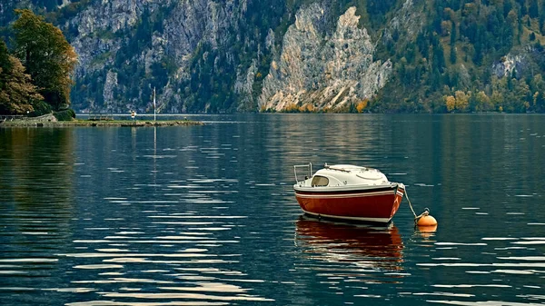 Hermosa Puesta Sol Panorámica Sobre Lago Los Alpes Austríacos Barcos — Foto de Stock