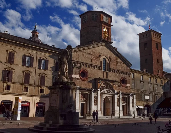 Reggio Emilia Italien Circa Mars 2018 Turister Som Besöker Stadens — Stockfoto