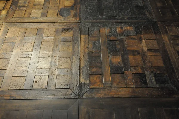 Moncalieri, İtalya - Mayıs 2017 yaklaşık: yangından sonra yeniden inşa Moncalieri castle Odalar