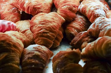 Yemek pişmiş tatlı çörek (Fransız kökenli pasta)