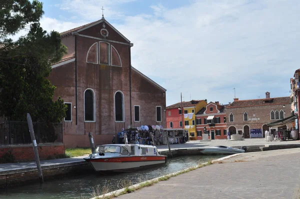 明るい色調でヴェネツィア イタリア 2018 ブラーノ島伝統建築 — ストック写真