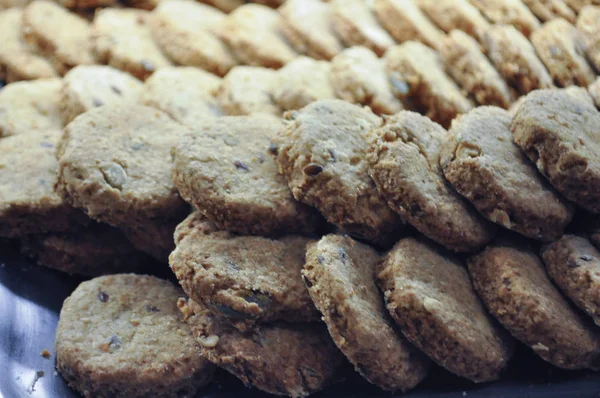 クッキービスケット 小麦粉で作られた小さなフラット甘い 焼き菓子 — ストック写真