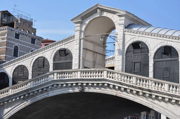 Ponte Rialto Znamená Most Rialto Přes Canal Grande Benátkách Itálie — Stock fotografie