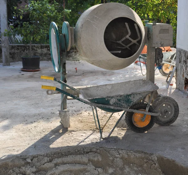 Beton Mixer Voor Het Mengen Van Cement Kruiwagen — Stockfoto