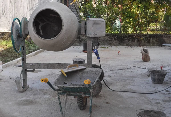 Beton Çimento Arabası Karıştırma Için Mikser — Stok fotoğraf