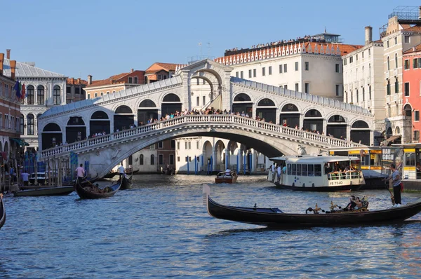 Venecia Italia Circa Julio 2018 Ponte Rialto Puente Rialto Sobre —  Fotos de Stock