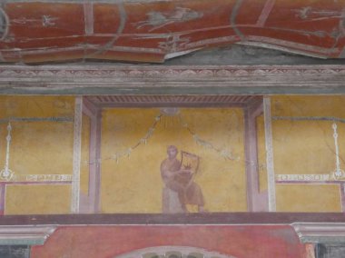 OPLONTIS, İtalya - CIRCA SEPTEMBER 2018: MS 79 'da Vesuvius Dağı' nın patlamasında volkanik küllerin altına gömülen antik Roma şehri Oplontis 'teki arkeolojik alanın kalıntıları