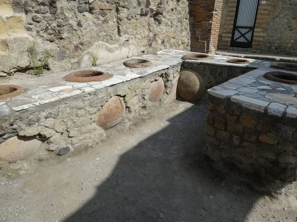 Ercolano イタリア Circa 2018年9月 紀元79年のヴェスヴィオ火山の噴火で火山灰の下に埋葬された古代ローマ都市エルコランの遺跡 — ストック写真