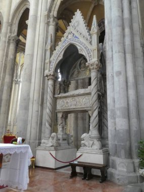 NAPLES, İtalya - CRCA EPTESİ 2018 San Lorenzo Maggiore Kilisesi