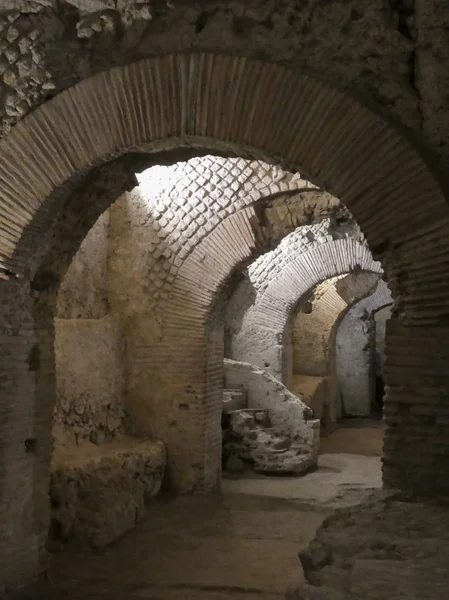 Naples イタリア Circa 2018年9月 サンロレンツォ マッジョーレ教会の下でナポリのマケラムの古代ローマの遺跡 — ストック写真