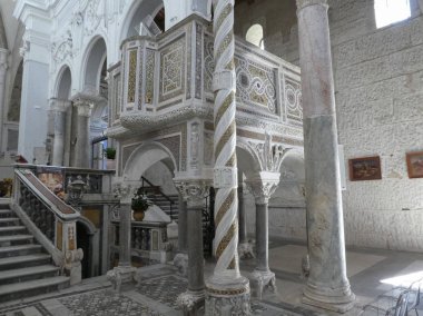 Sessa Aurunca Katedrali (Duomo)