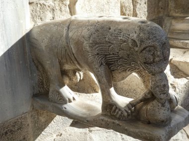 Sessa Aurunca Katedrali (Duomo)