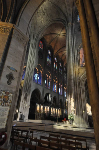 Notre Dame in Paris — Stockfoto