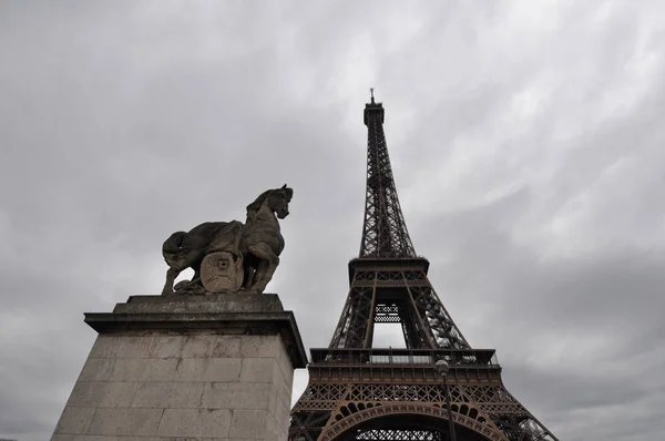 Tour Eiffel in Paris — Stock Photo, Image