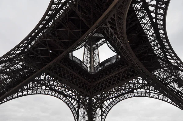 Tour Eiffel in Paris — Stock Photo, Image