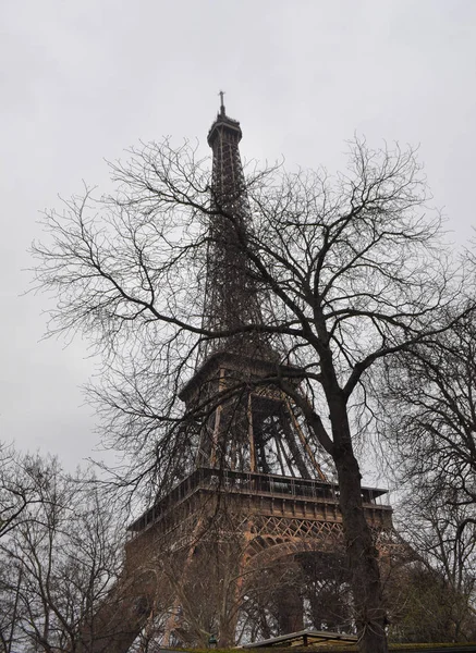 Eiffel-Tour in Paris — Stockfoto