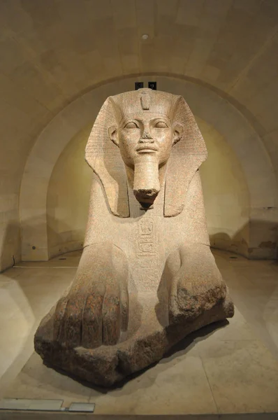 Egyptské nálezy v muzeu Louvre v Paříži — Stock fotografie