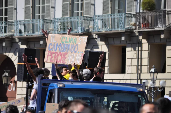 Sextas-feiras para Futura marcha ambientalista em Turim — Fotografia de Stock