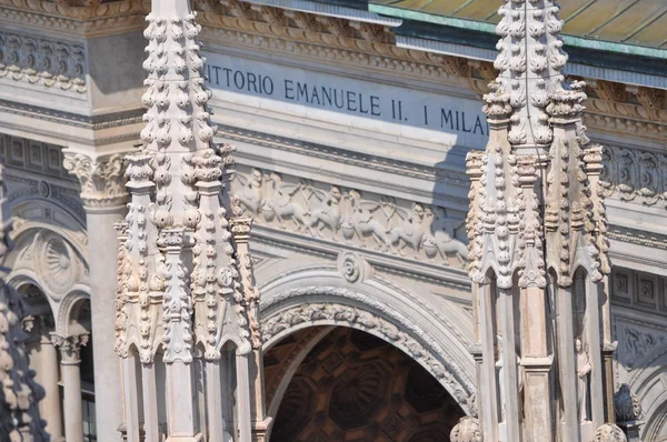 Galleria Vittorio Emanuele II arkad i Milano — Stockfoto