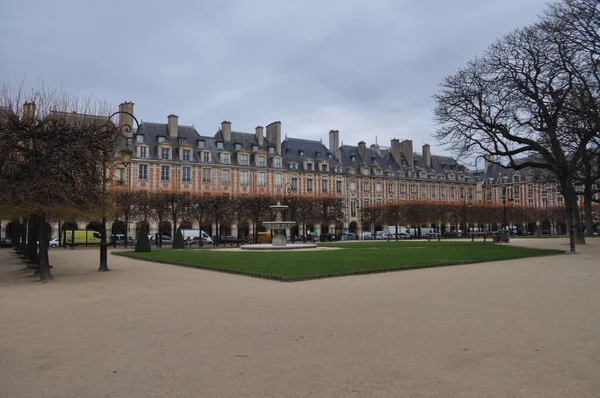 Place des Vosges w Paryżu — Zdjęcie stockowe