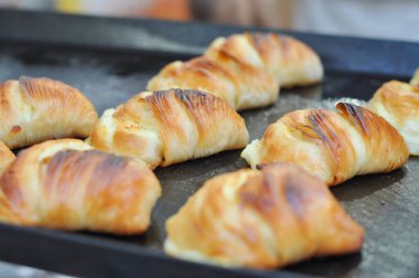 Brioche kruvasan pişmiş yemek.