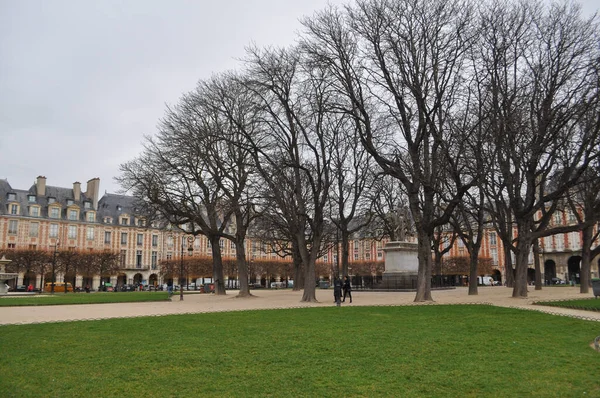 Place des Vosges Párizsban — Stock Fotó