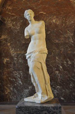 Paris 'teki Louvre Müzesi