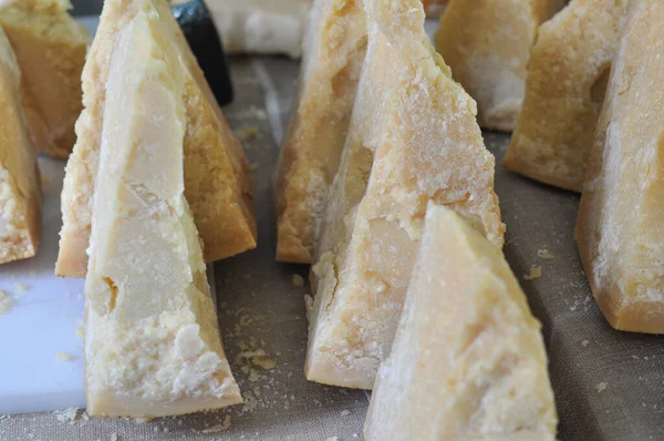 Parmezaanse kaas lekker eten — Stockfoto