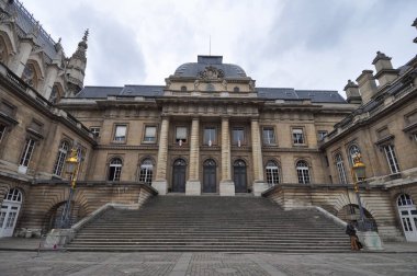 Paris 'teki Palais de Justice (Adalet Sarayı)