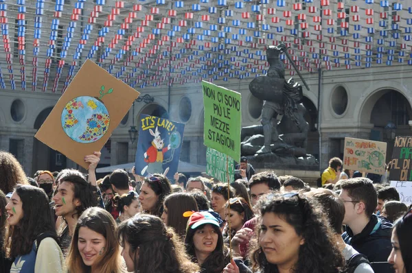 Marcha ecologista viernes por el futuro en Turín — Foto de Stock