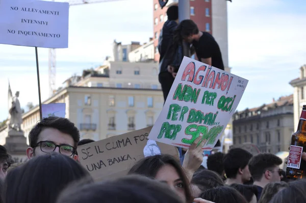 П "ятниці маршу майбутніх екологів у Турині. — стокове фото
