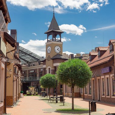 Kiev, Ukrayna-6 Temmuz 2019: Outlet Village Manufaktura çağırdı 
