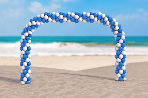 Letnia koncepcja wakacji. Białe i niebieskie balony w kształcie łuku — Zdjęcie stockowe