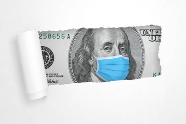 Benjamin Franklin 'in Tıbbi Yüzü Maskeli Yüz Dolarlık banknotta yırtık beyaz kağıt deliğinde çok yakın plan. 3d Hazırlama