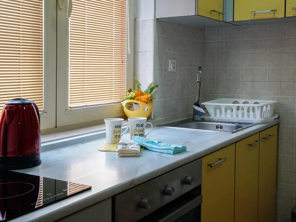 Parte Cocina Donde Colocan Las Tazas Toallas — Foto de Stock