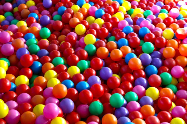 Muitas Bolas Plásticas Coloridas Uma Vala Infantil Playground — Fotografia de Stock