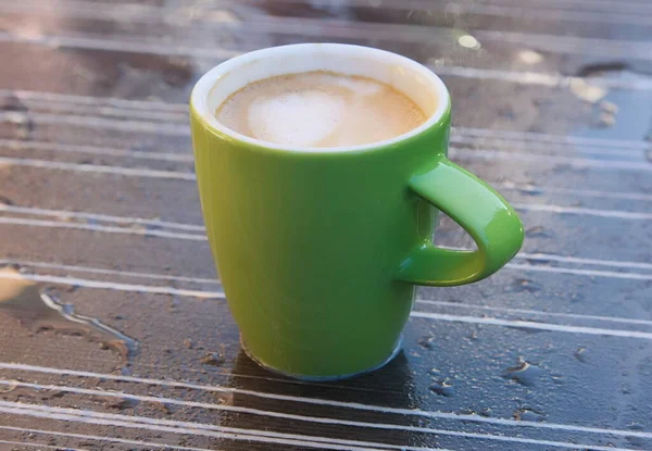 Una Taza Capuchino Mesa Del Bar — Foto de Stock