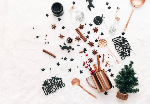 Flat Lay Winter Conceito Bebida Mais Quente Copo Com Ingredientes — Fotografia de Stock