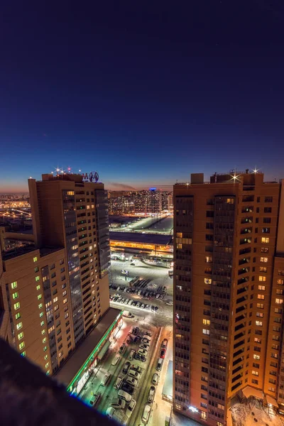 yüksek bir binanın çatısından panorama