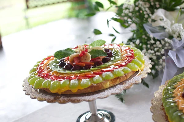Obstkuchen Bei Hochzeitsfeier — Stockfoto