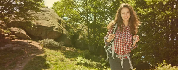 Femme Randonnée Montagne — Photo