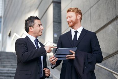 iş emekçilerin dış ofis binası