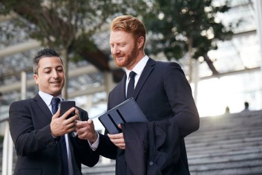 iş emekçilerin dış ofis binası