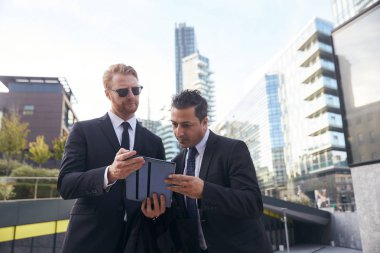 iş emekçilerin dış ofis binası