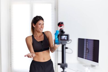 Protein takviyelerinden bahseden formda bir blog yazarı