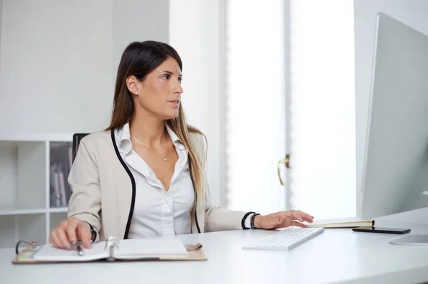 Donna Affari Che Lavora Casa Ufficio — Foto Stock