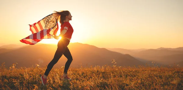 Young Happy Woman Flag United States Enjoying Sunset Natur — Stock Photo, Image