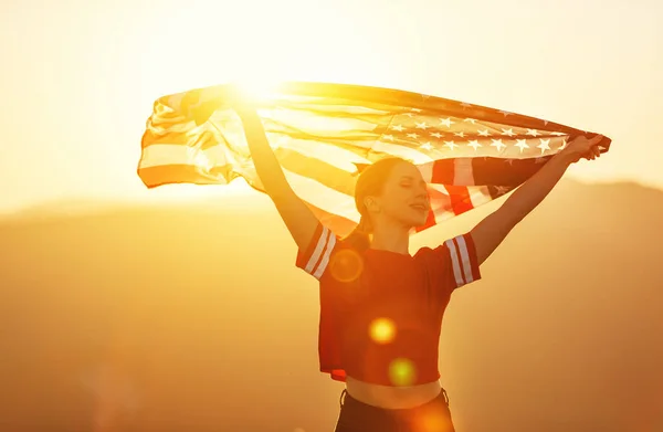 Sunset Bulvarında Natur Zevk Mutlu Olan Kadın Amerika Birleşik Devletleri — Stok fotoğraf