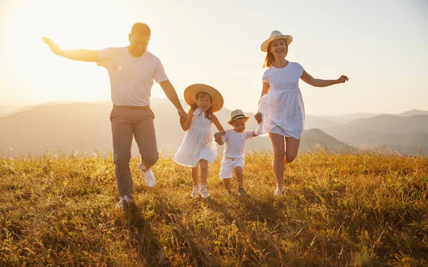 Happy Family Mother Father Children Son Daughter Nature Sunset — Stock Photo, Image